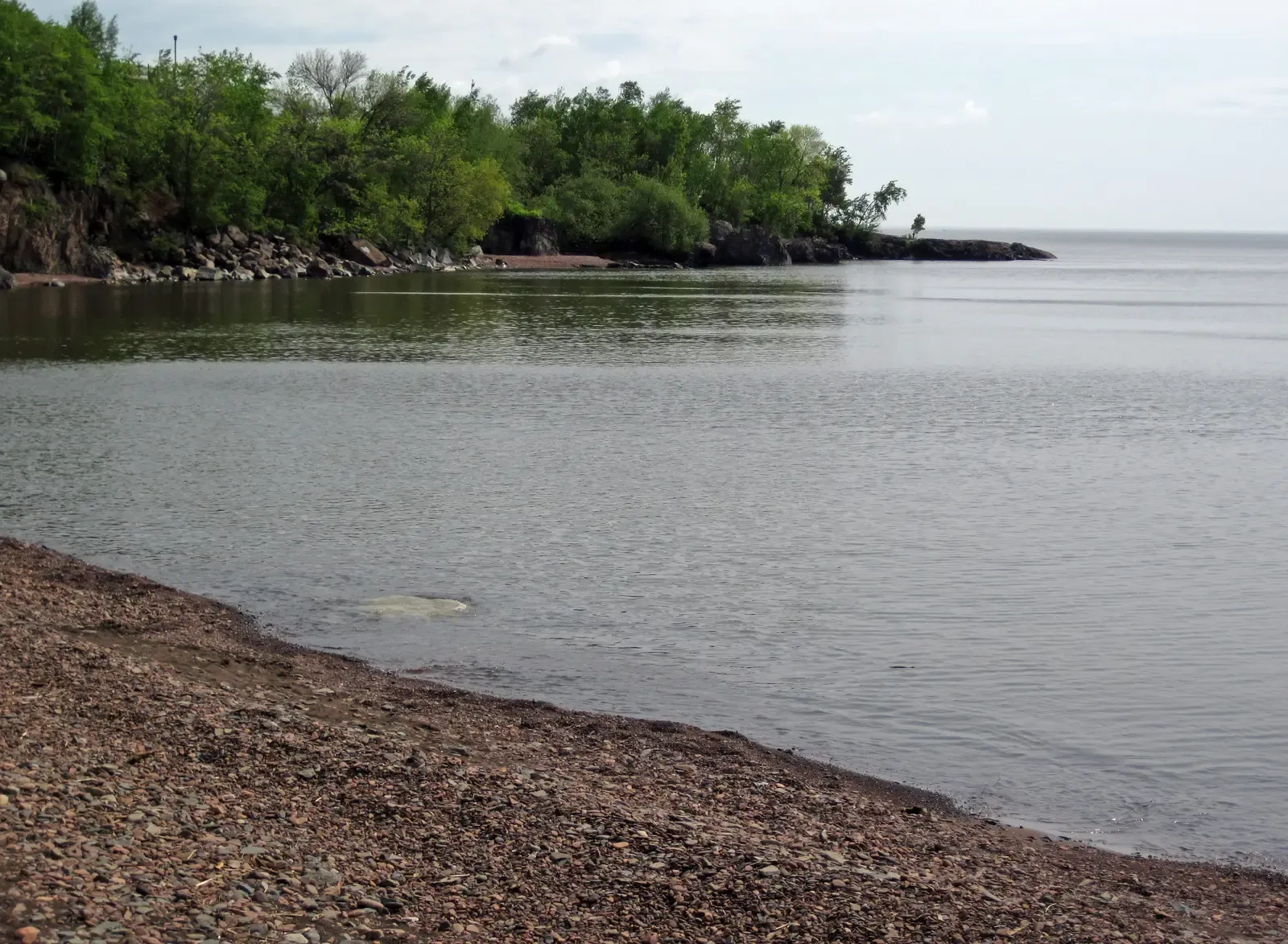 Lake Superior Is a Monster Among Lakes (Lake Superior shoreline (view from Leif Ericson Park, Duluth, Minnesota, USA), CC BY 2.0)