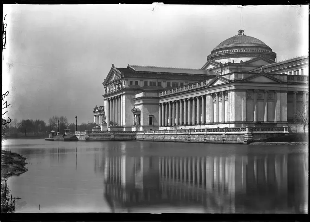 Chicago's Palace of Fine Arts Outlasted the 1893 World's Fair (Image Credits: Flickr)