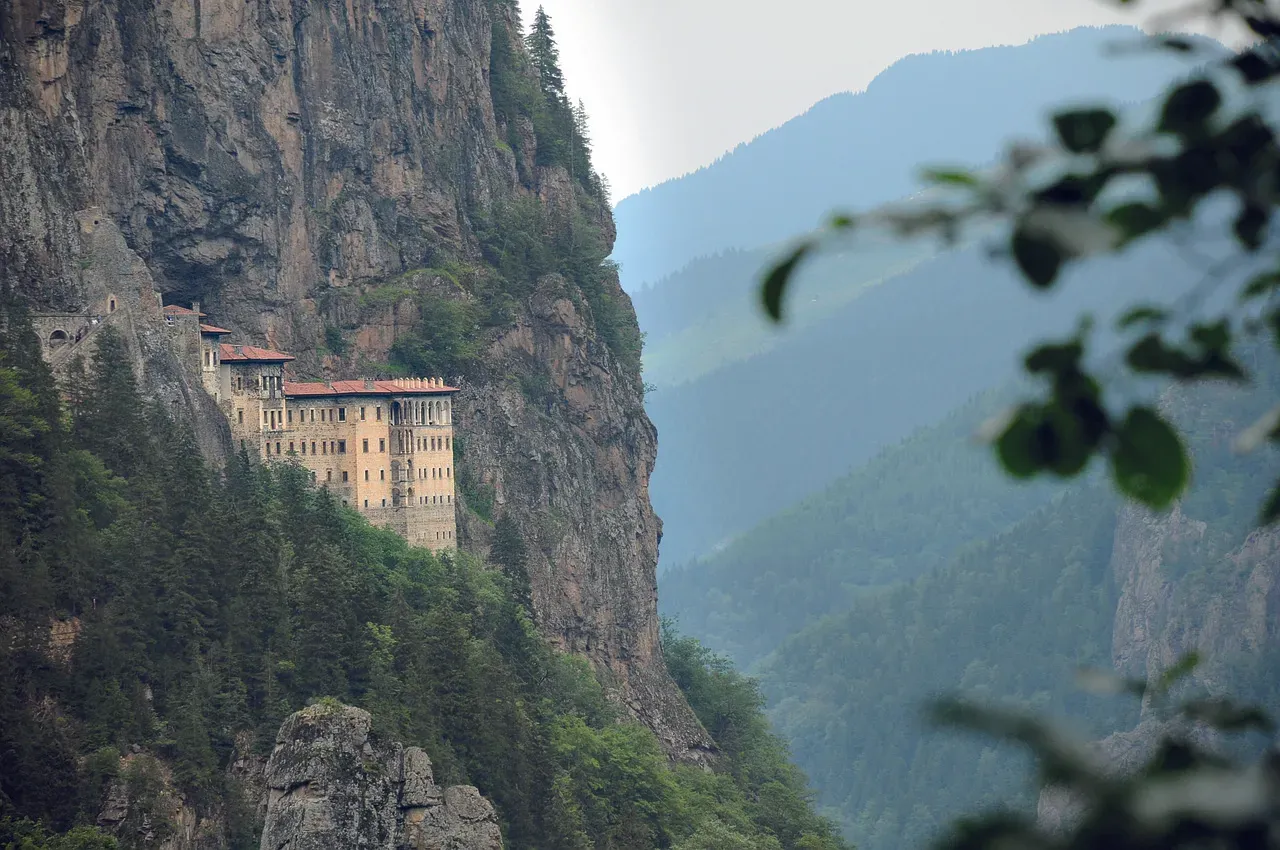 Sumela Monastery, Turkey (Image Credits: Pixabay)
