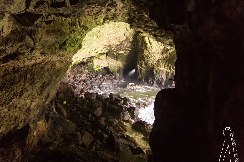 Oregon: Marble Halls and the Largest Sea Cave in America (ballancio, Flickr, CC BY 2.0)