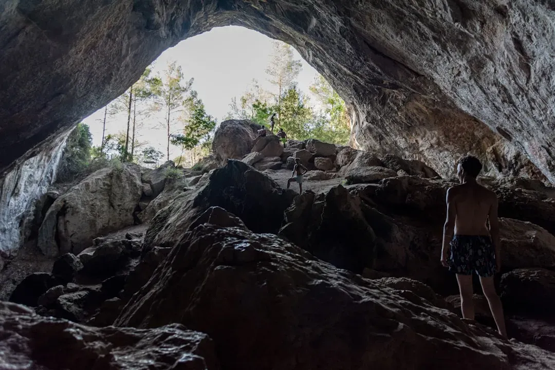 10. The Old Spanish Treasure Cave - Ozarks, Arkansas (Image Credits: Unsplash)