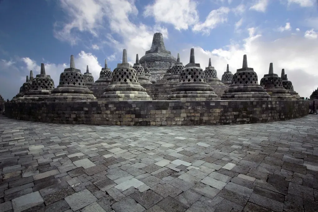 Borobudur, Indonesia (Image Credits: Rawpixel)