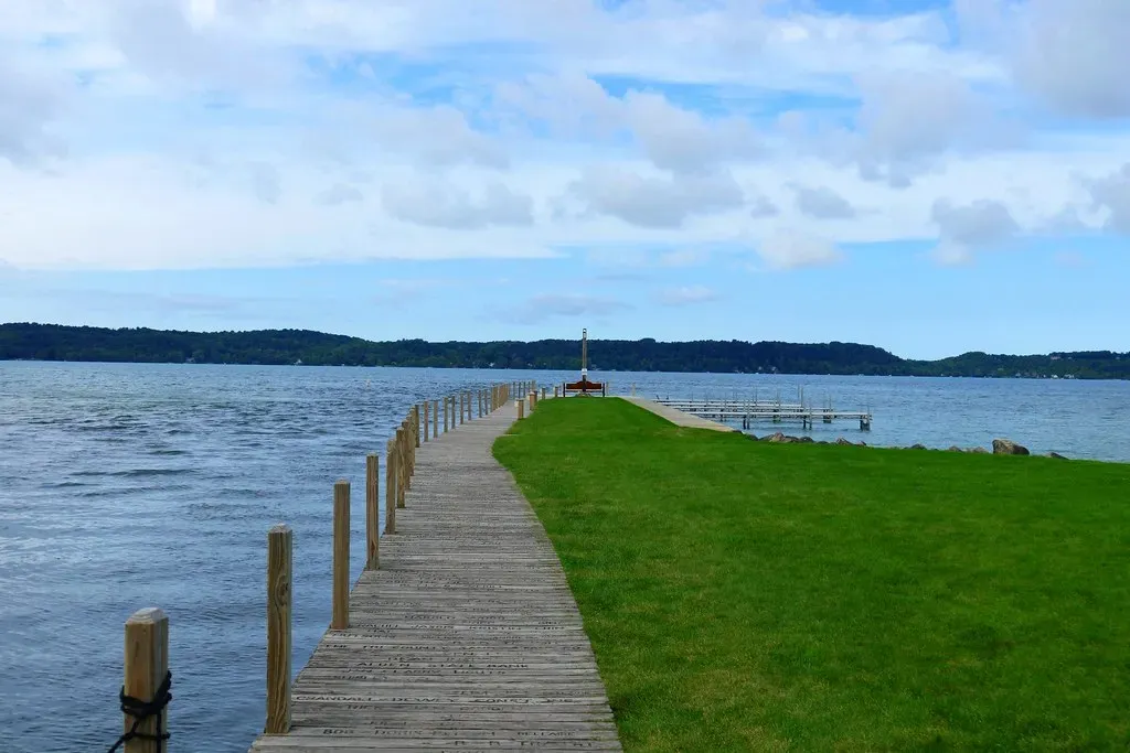 5. Torch Lake: The Atlantic Salmon Wildcard (Image Credits: Flickr)