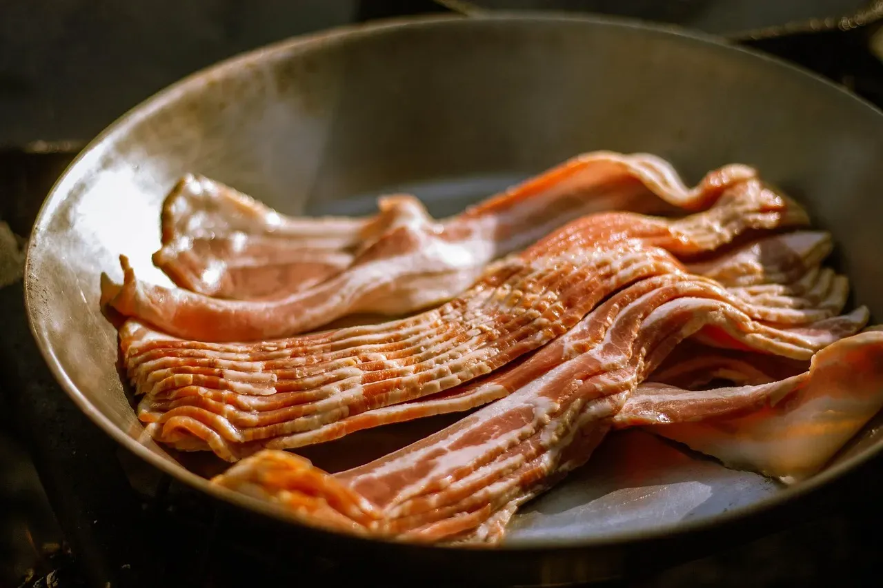 #1. Bacon and Cured Meats (Image Credits: Pixabay)
