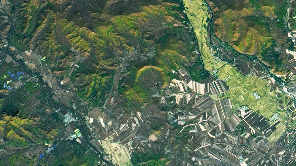 A Crater So Young, the Earth Barely Had Time to Forget It (Image Credits: NASA/Landsat 8)