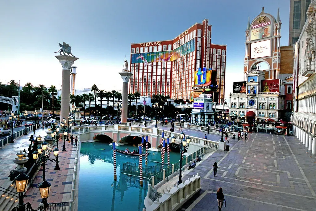 Taurus: Las Vegas, Nevada (Image Credits: Flickr)