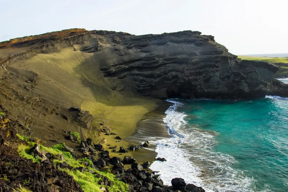 2. Papakōlea Green Sand Beach, Hawaiʻi (Big Island) (Image Credits: Pexels)