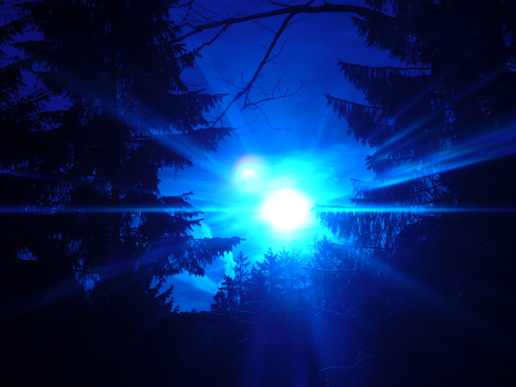 The Day the Sun Turned Blue (Image Credits: Flickr)