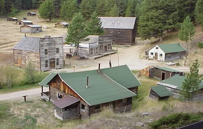 Garnet, Montana – Where Gold Created and Destroyed a Community (Image Credits: Wikimedia)