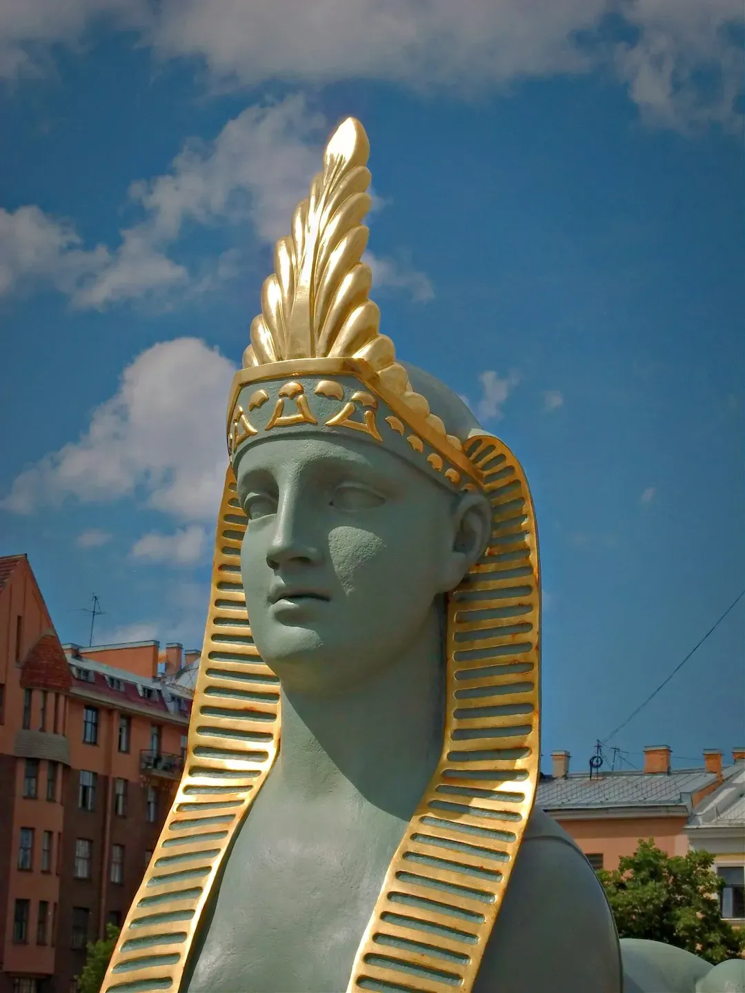 11. Cleopatra Lived Closer in Time to the Moon Landing Than to the Pyramids (Image Credits: Unsplash)