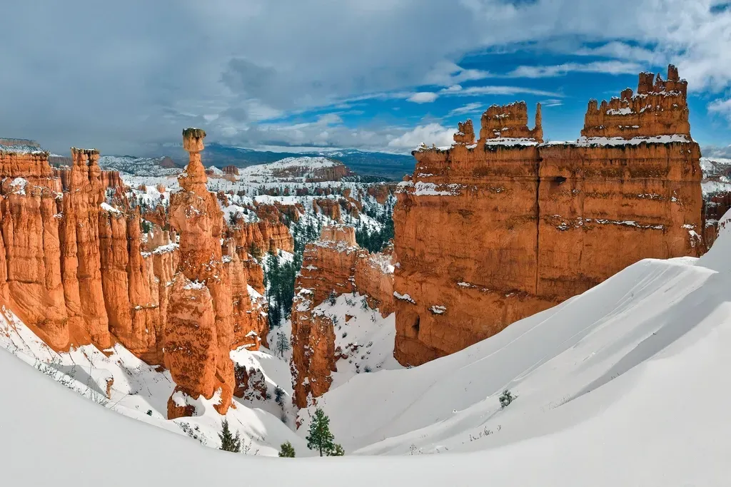 Navajo Loop and Queens Garden Trail at Bryce Canyon National Park, Utah (Image Credits: Rawpixel)