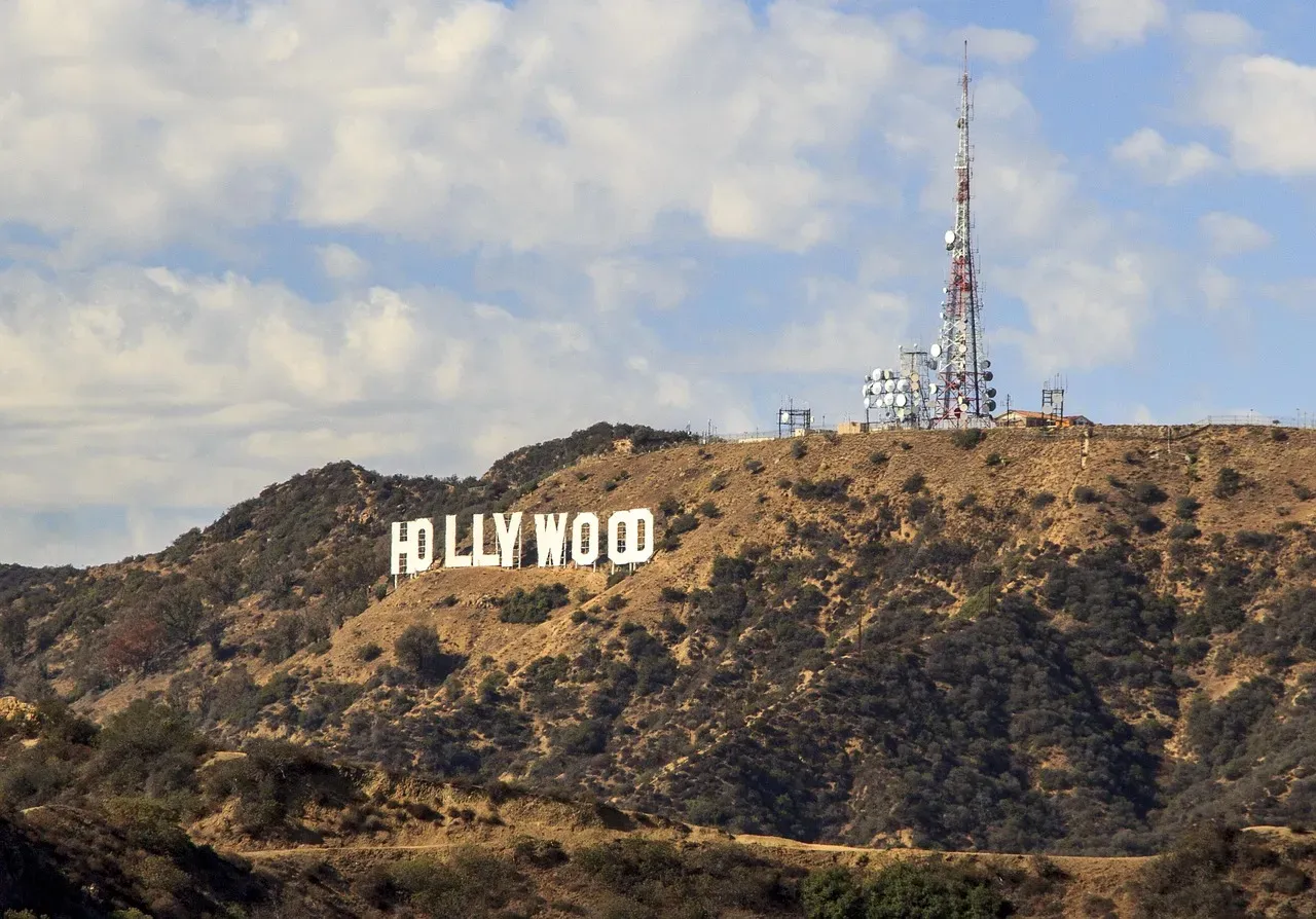 The Hollywood Sign Started as a Year-and-a-Half Advertisement (Image Credits: Pixabay)