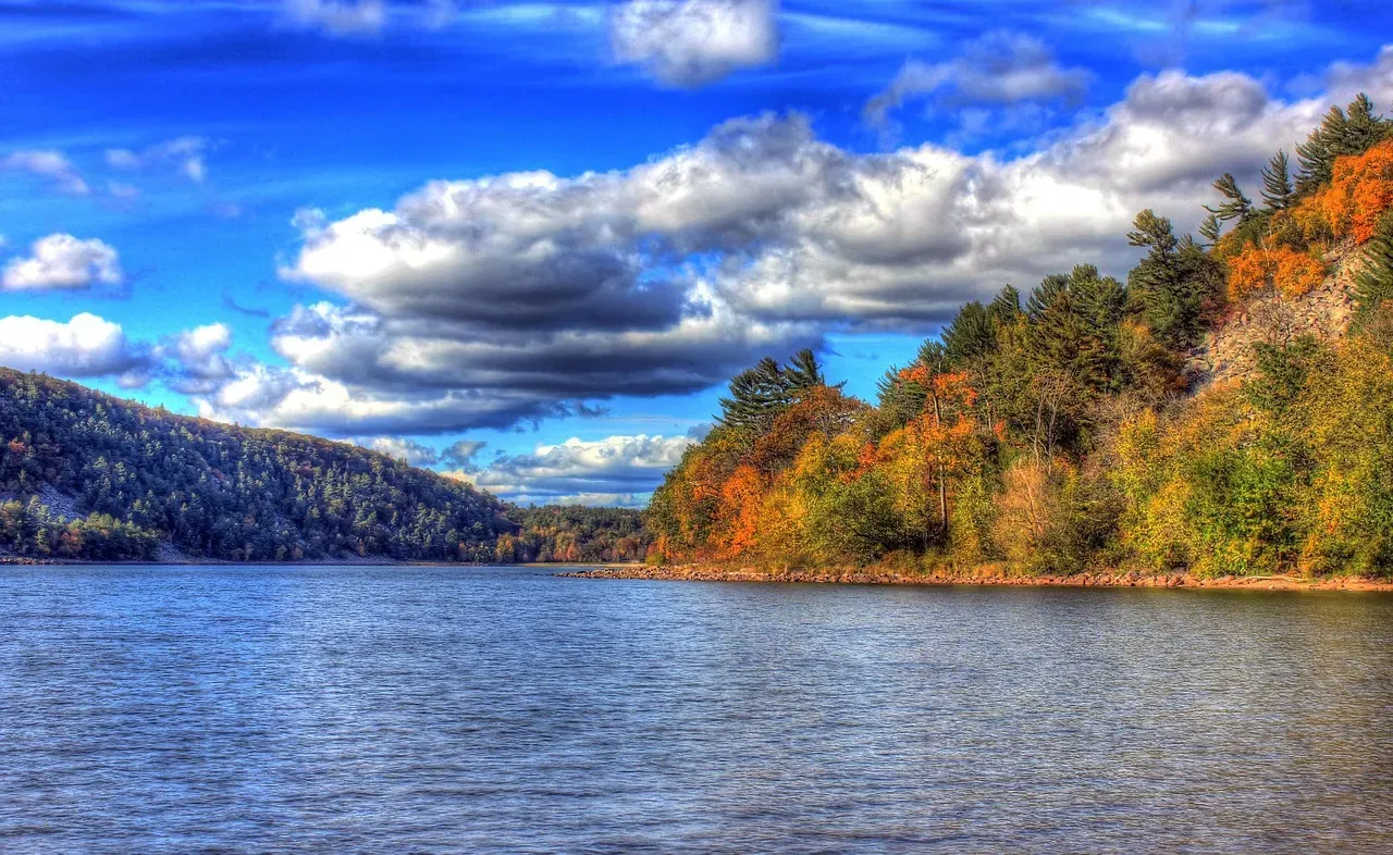 6. Devils Lake, North Dakota: The Walleye and Pike Wonderland (Image Credits: Pixabay)