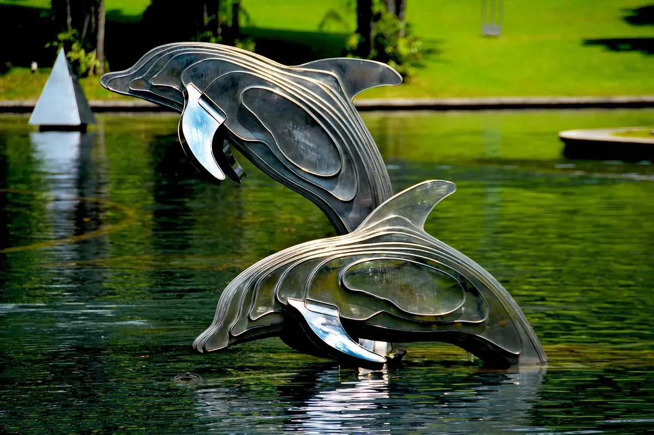 Gemini: The Dolphin's Dual Nature of Opportunity (Image Credits: Pixabay)