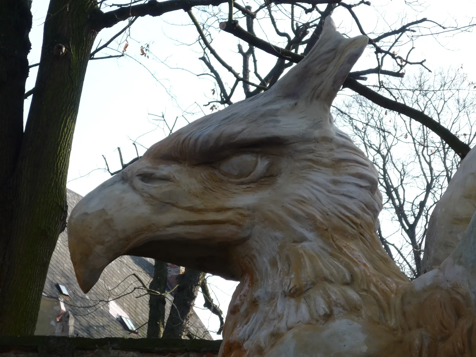 Griffins: Guardians of Gold (By Pohled 111, CC BY-SA 4.0)