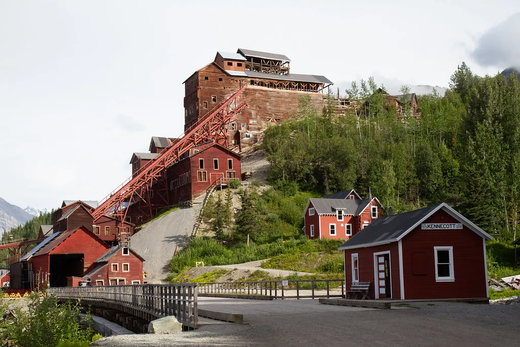 #11 - Kennecott, Alaska: The Industrial Ghost City Sitting in Glaciers (Ted LaBar, Flickr, CC BY 2.0)