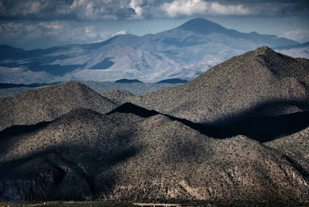 3. The Lost Dutchman's Gold Mine - Superstition Mountains, Arizona (Midnight Believer, Flickr, CC BY-SA 2.0)