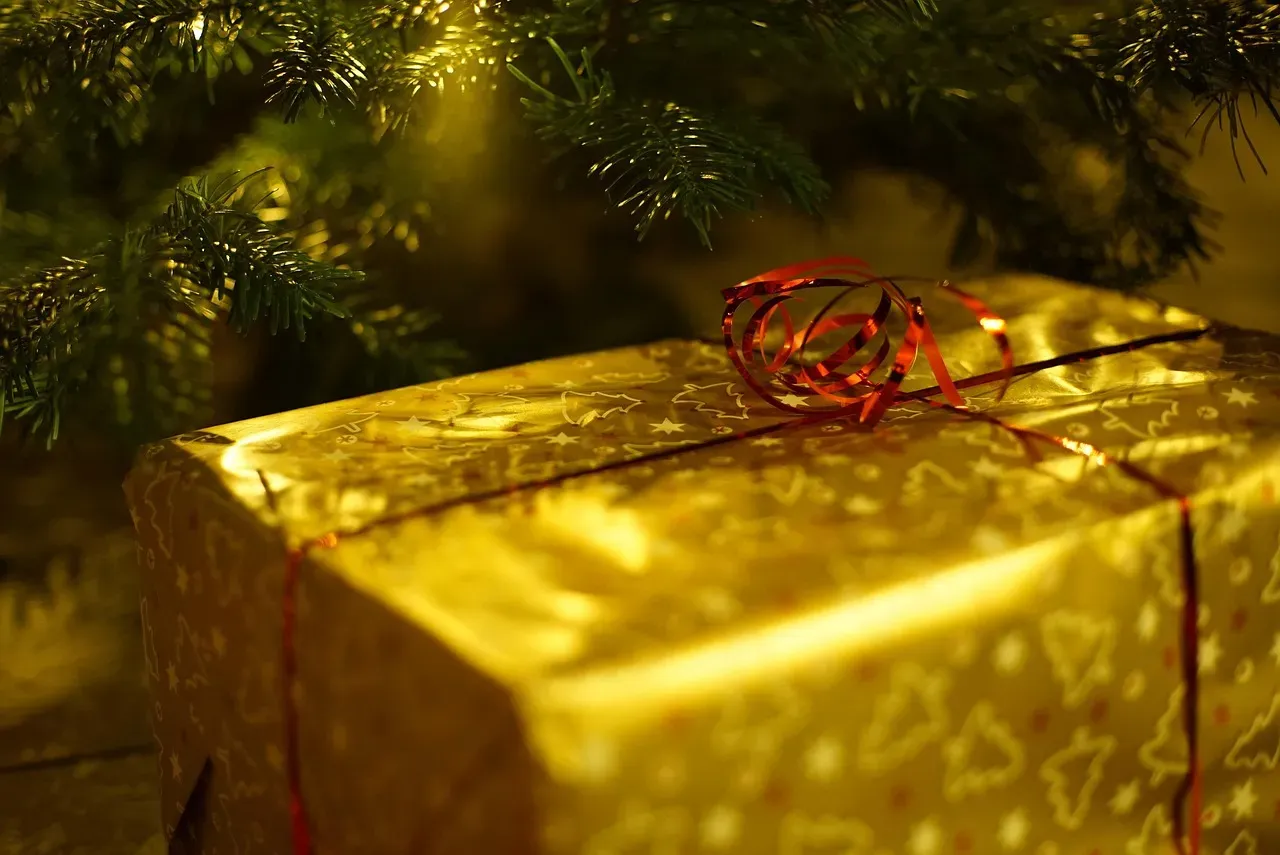 The Victorian Revolution in Gift-Giving (Image Credits: Pixabay)