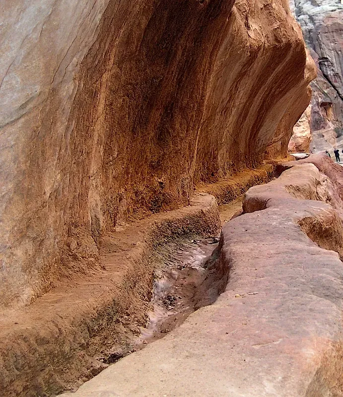 The Fieldwork That Uncovered Hidden Structures (Image Credits: Wikimedia)