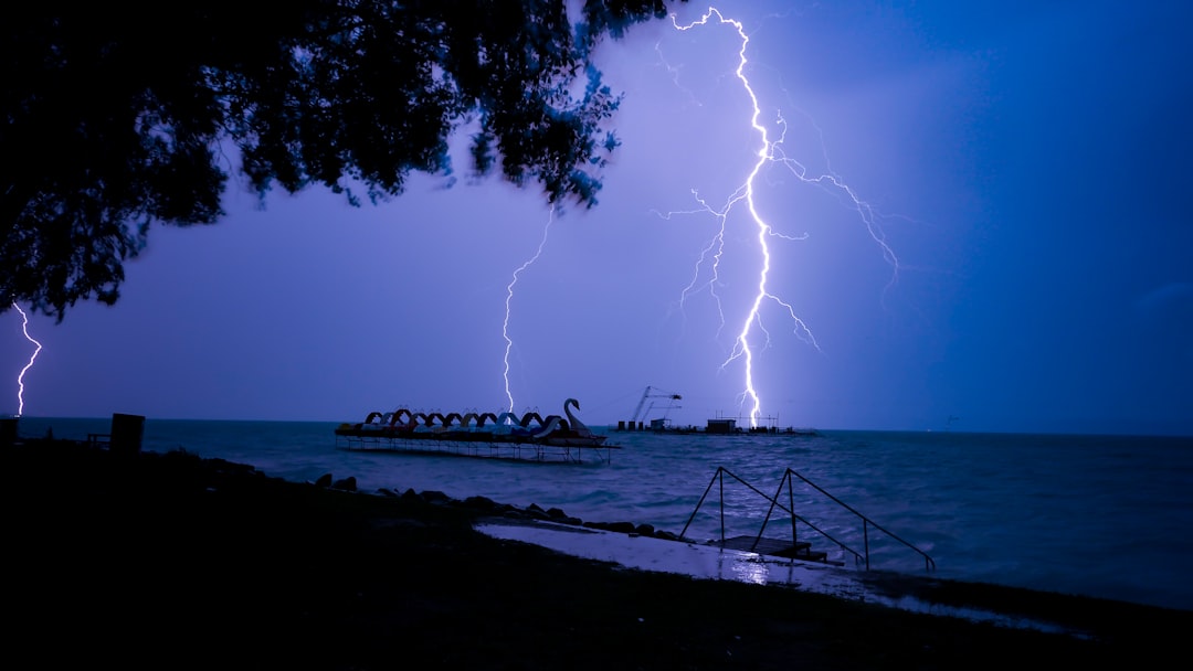 How Water Conducts Lightning Differently (Image Credits: Unsplash)