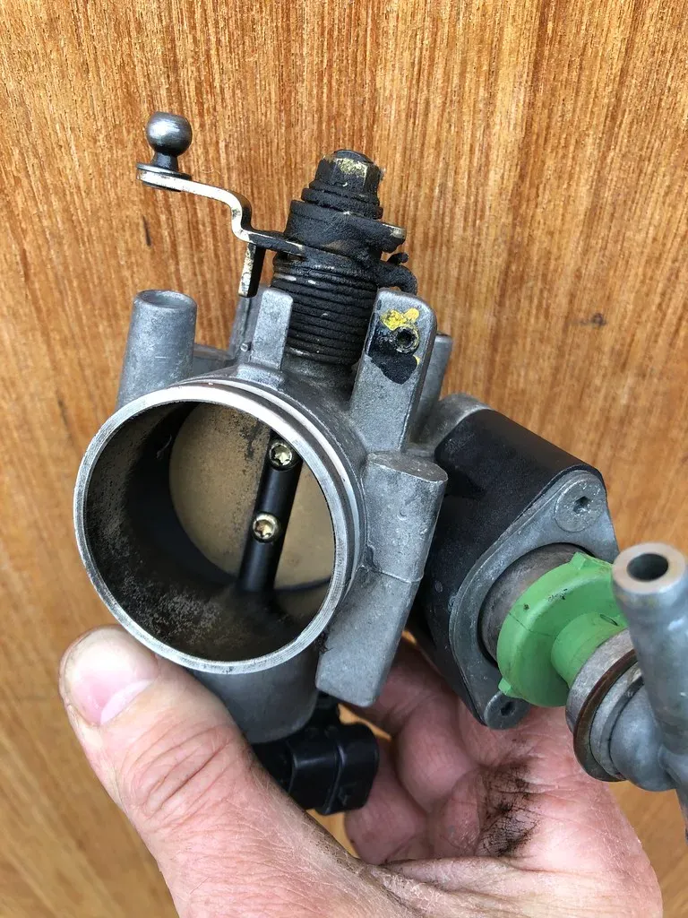 6. Throttle Body Cleaning (When Nothing Is Wrong) (hammershaug, Flickr, CC BY 2.0)