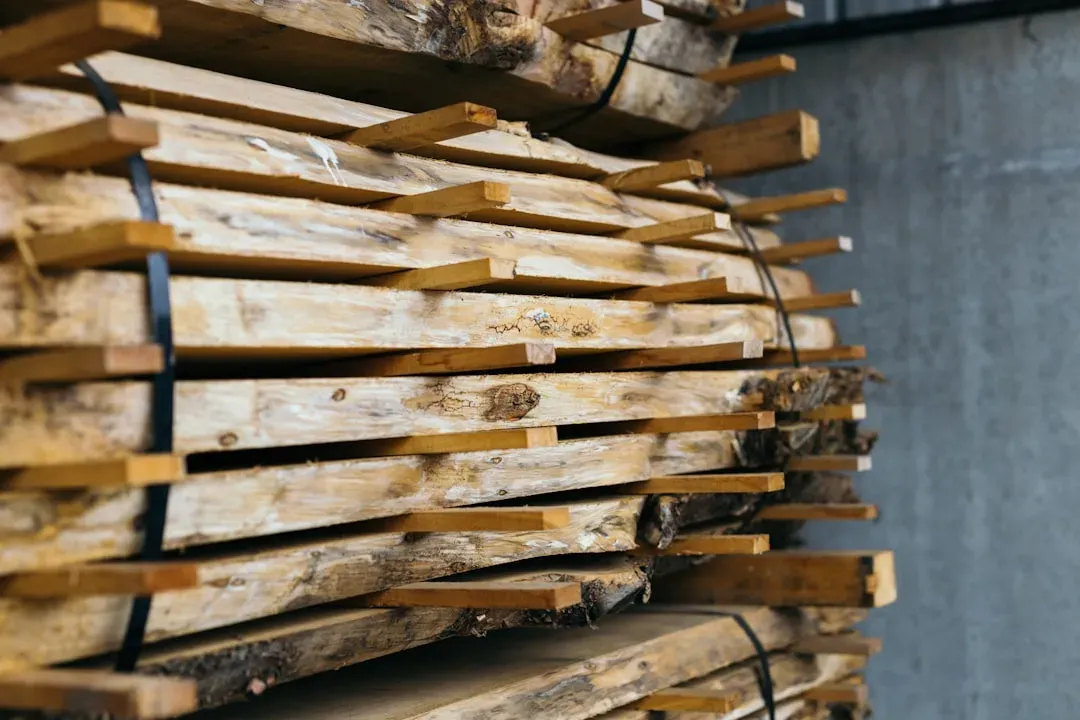 3. Lumber Quality Is Hit or Miss (Image Credits: Unsplash)