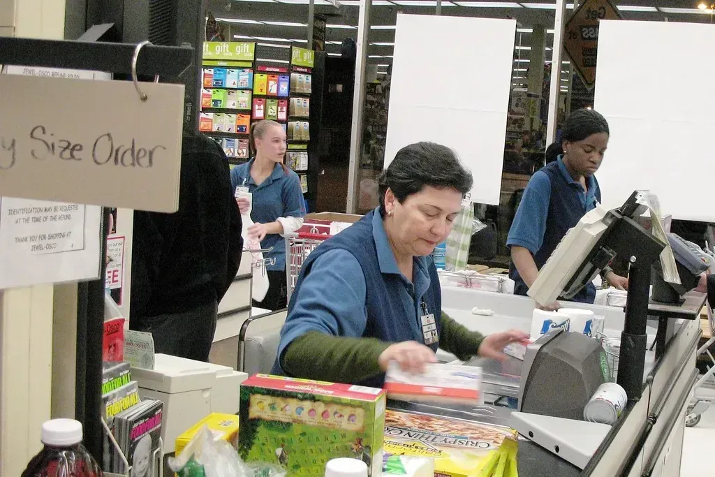 Checkout Lines Are Packed With Last-Minute Temptations (Image Credits: Flickr)