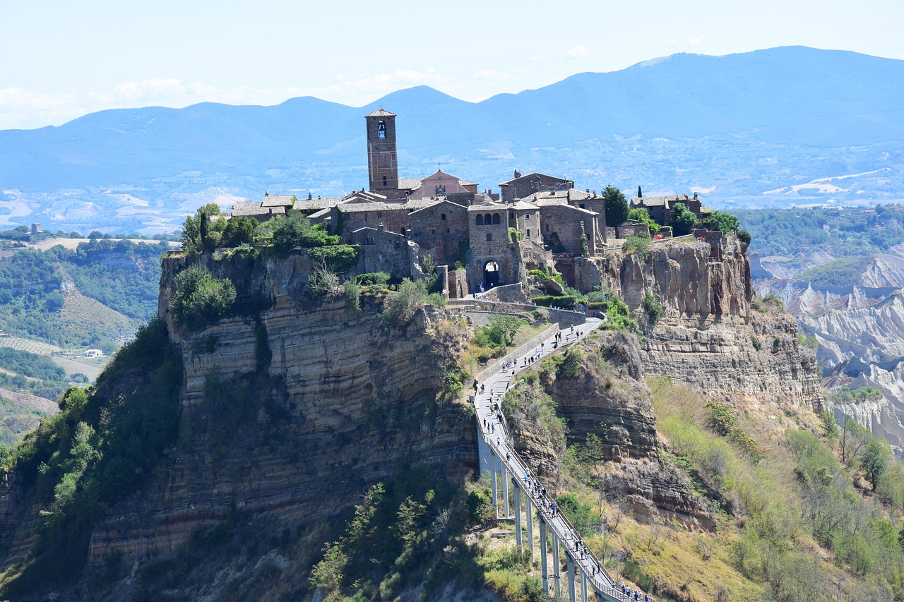 Civita di Bagnoregio, Lazio (Image Credits: Pixabay)