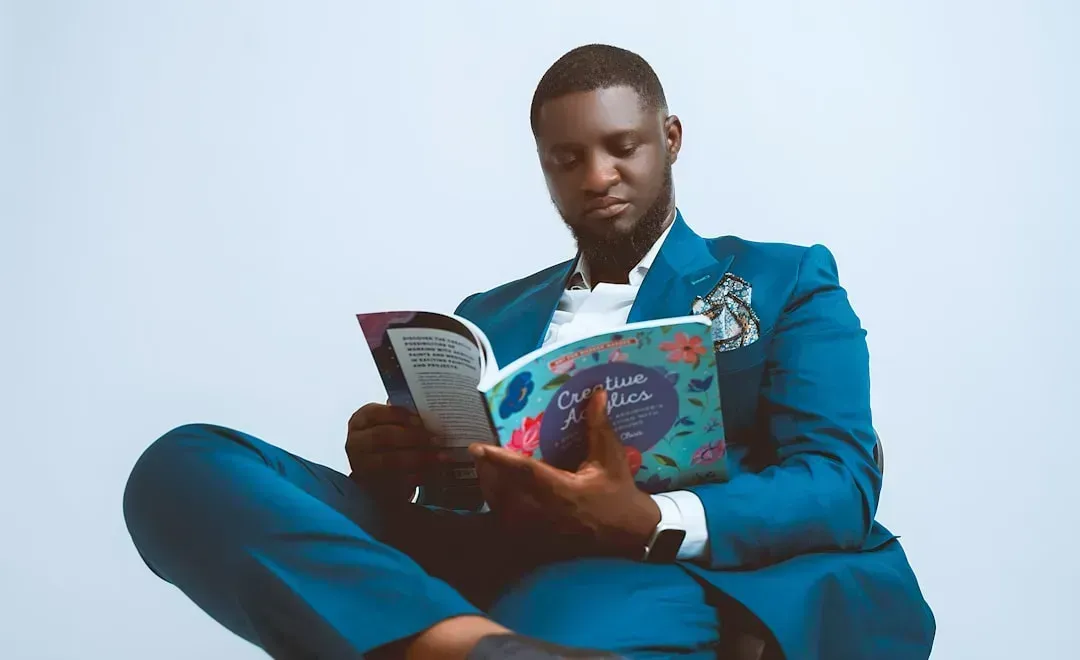 7. They're Voracious, Consistent Readers (Image Credits: Unsplash)