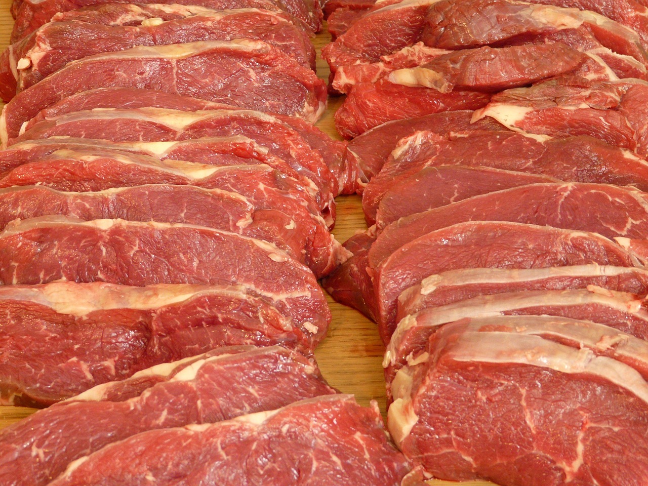 Pork Chops with Fruit Glaze: The Sweet and Savory Success (image credits: pixabay)