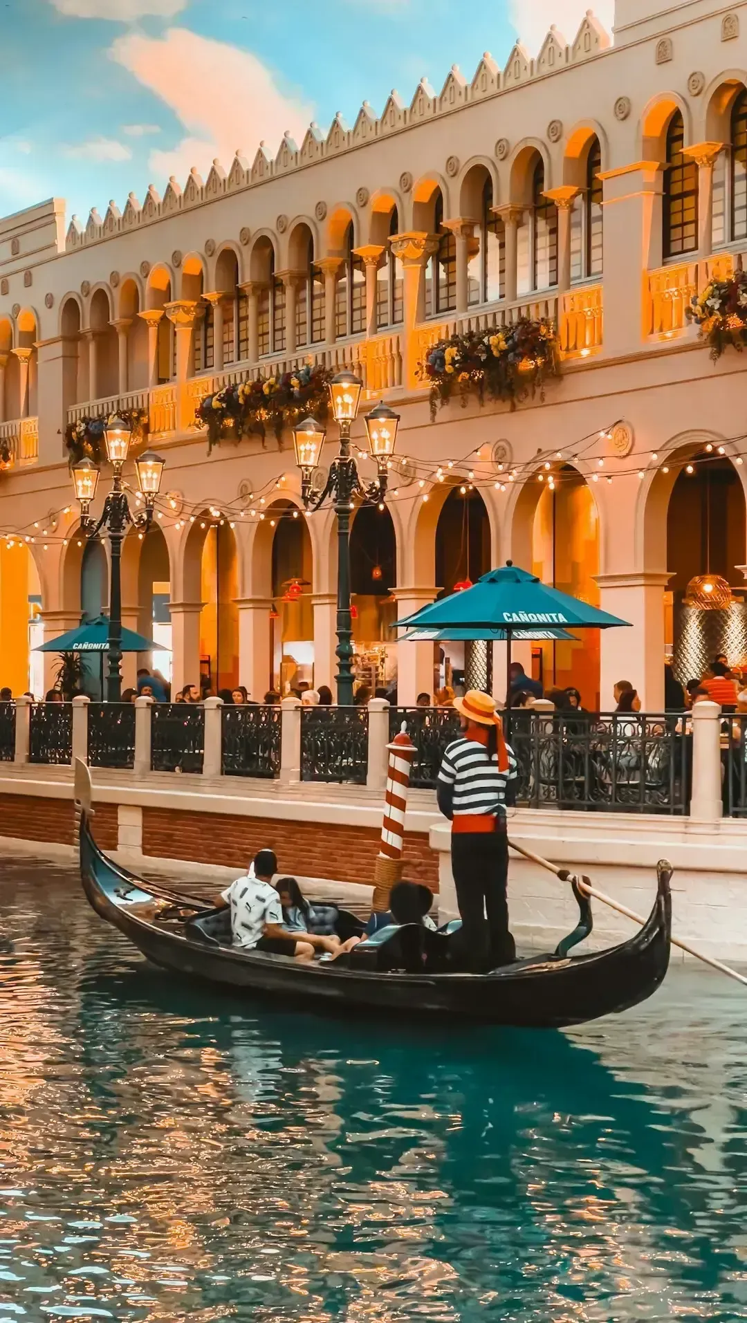 5. Nevada: No Income Tax, But Vegas High-End Living Isn’t Cheap (Image Credits: Unsplash)