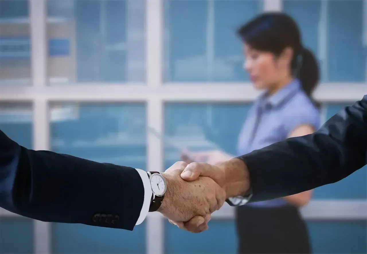 The Dainty Princess Handshake (Image Credits: Pixabay)