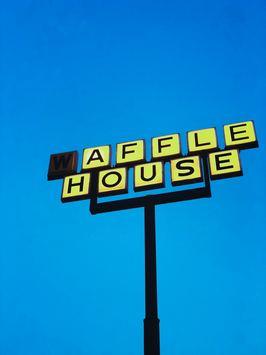 Waffle House Shocks with Nearly 100% Price Increases (image credits: pixabay)