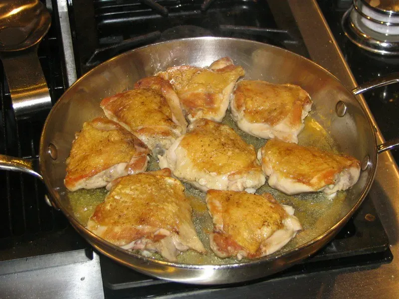 7. Sazon Skillet Chicken with Vegetables (thomas pix, Flickr, CC BY 2.0)