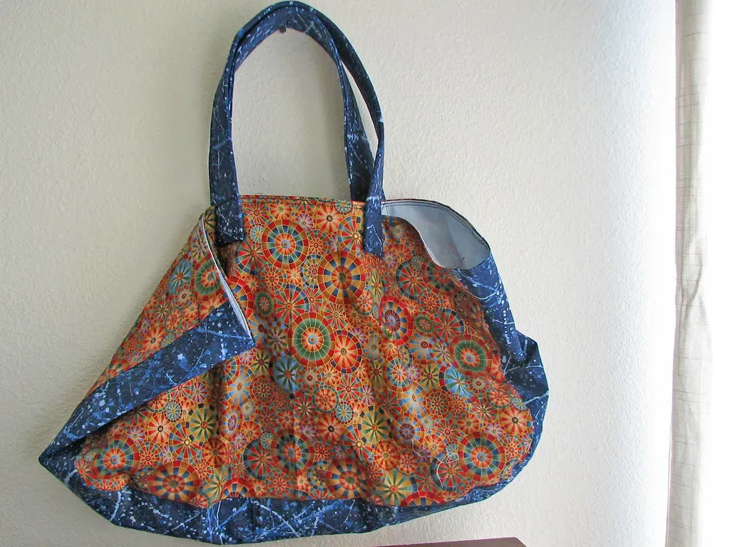 Make Reusable Pouches, Bags, and Organizers (deb roby, Flickr, CC BY 2.0)