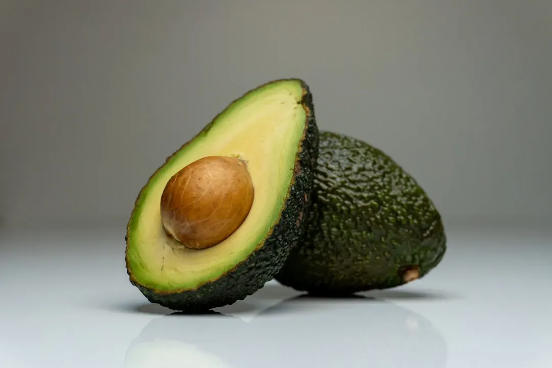 Avocado Adds Heart-Healthy Fats and Fiber (Image Credits: Unsplash)