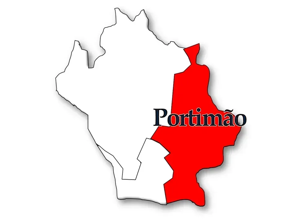 Portimão, Portugal – Coastal Living Without the Premium Price Tag (Image Credits: By Pinhelense, CC BY-SA 3.0, https://commons.wikimedia.org/w/index.php?curid=32040460)