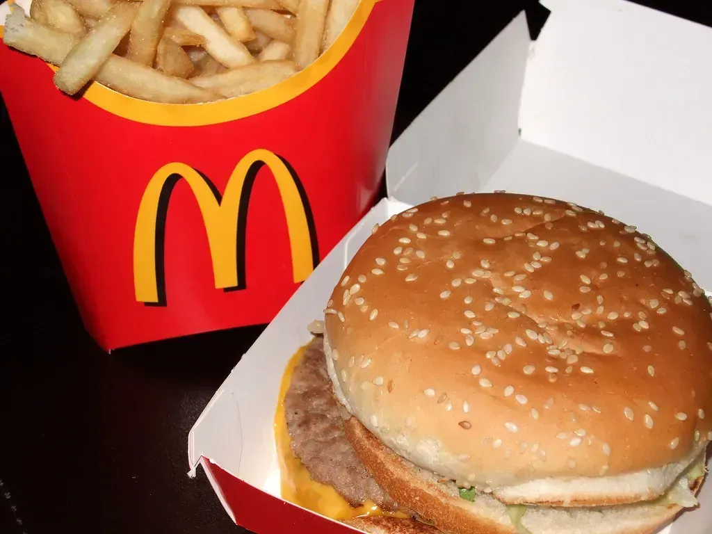 1. McDonald's Big Mac - The Gold Standard of Cravings (Chris Bloom, Flickr, CC BY-SA 2.0)