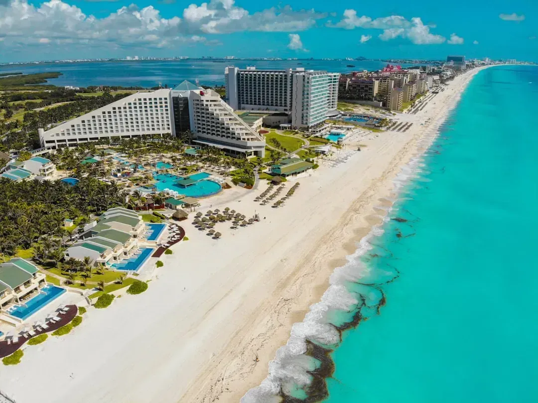 Mexico's Tourist Zones: Americanized and Overcrowded (Image Credits: Unsplash)