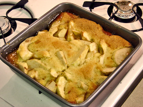 Peach Cobbler - Summer in a Bowl (image credits: wikimedia)
