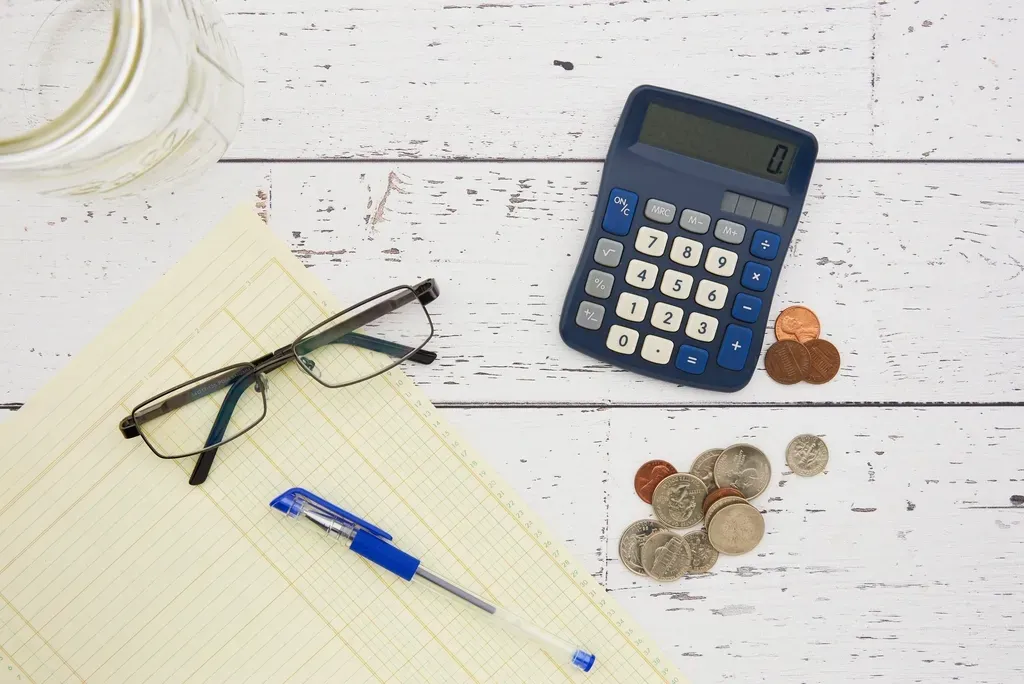 Expert Recommendations Versus Real-World Savings (Image Credits: Rawpixel)