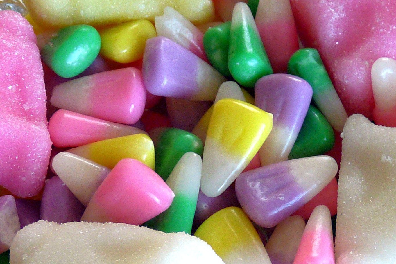 Artificial Food Dyes in Candy and Cereal (Image Credits: Wikimedia)