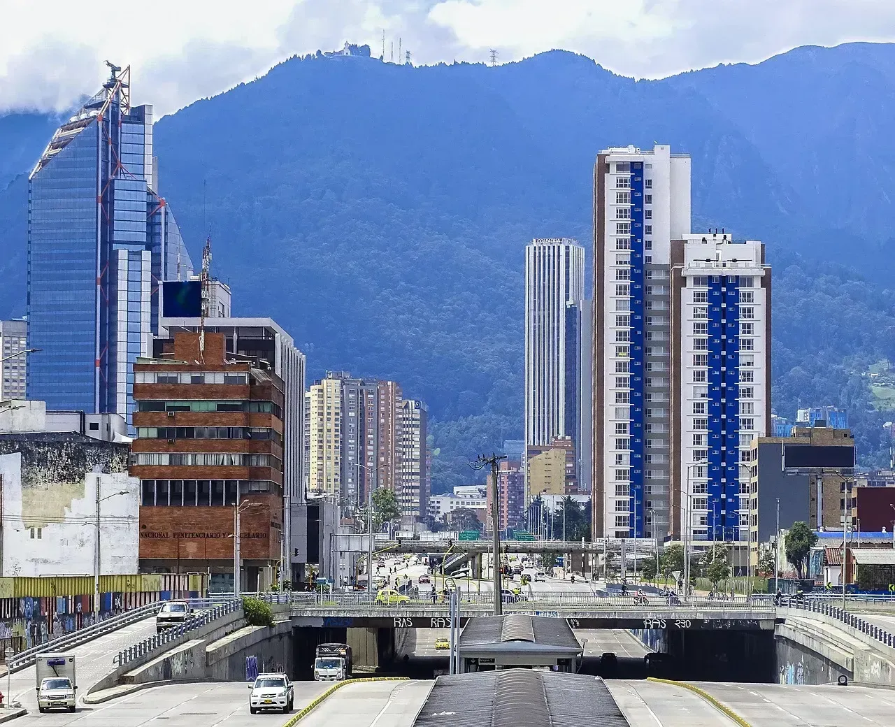 Bogotá, Colombia: Andean Heights with Low Costs (Image Credits: Pixabay)