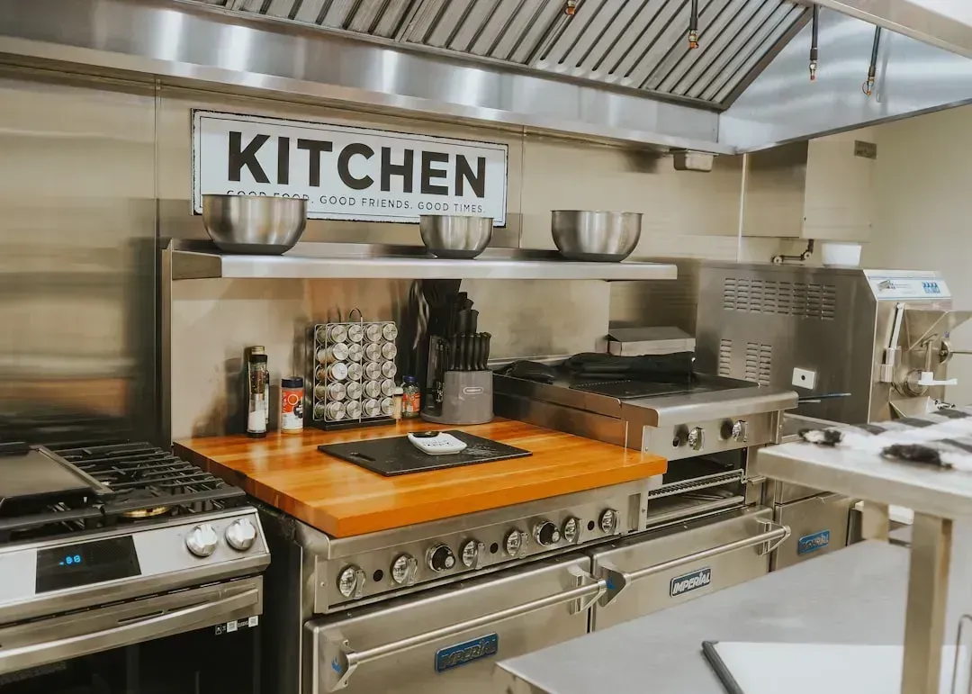 Professional-Grade Kitchen Ranges (Image Credits: Unsplash)