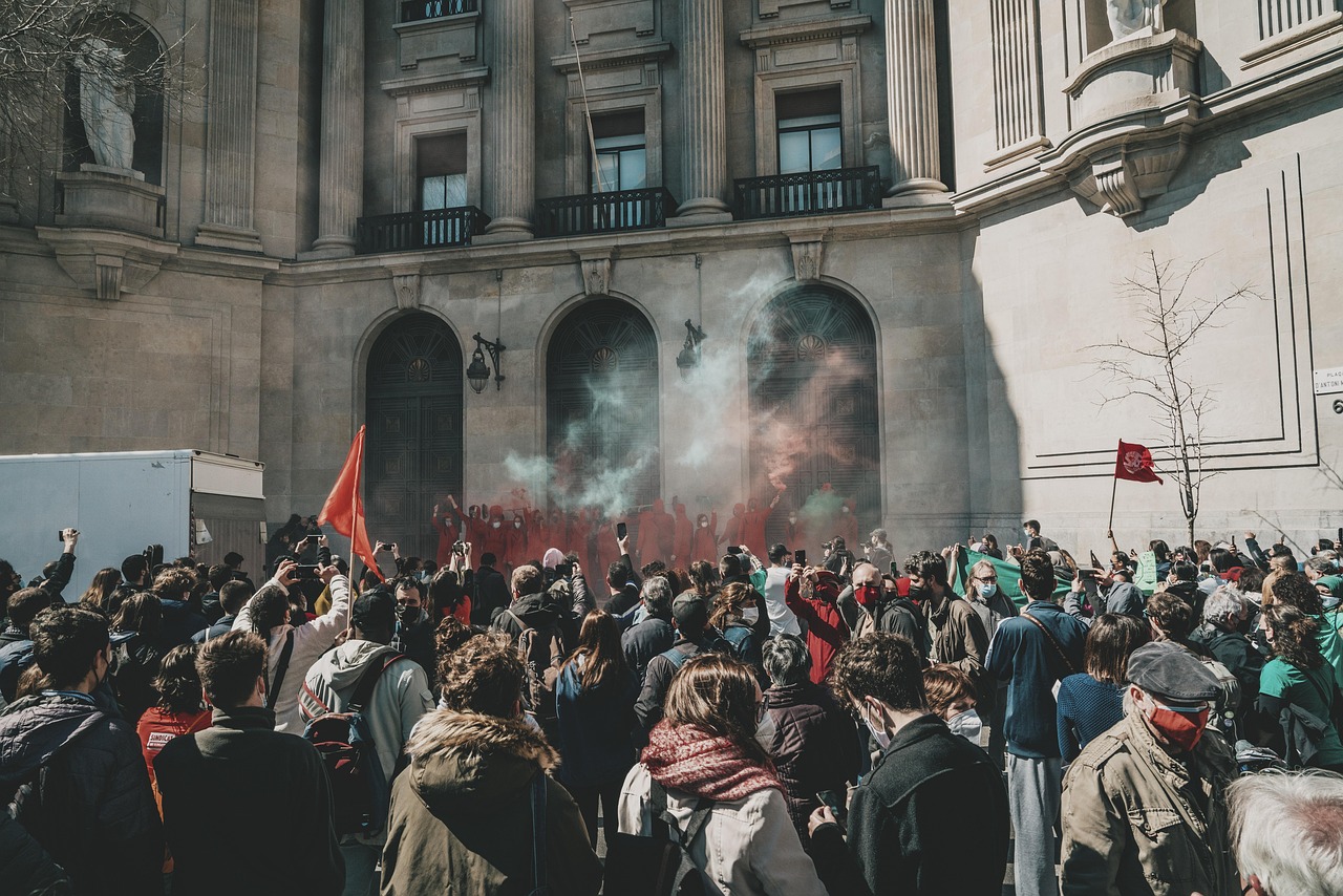 Spain: Water Guns and Nationwide Protests (Image Credits: Pixabay)