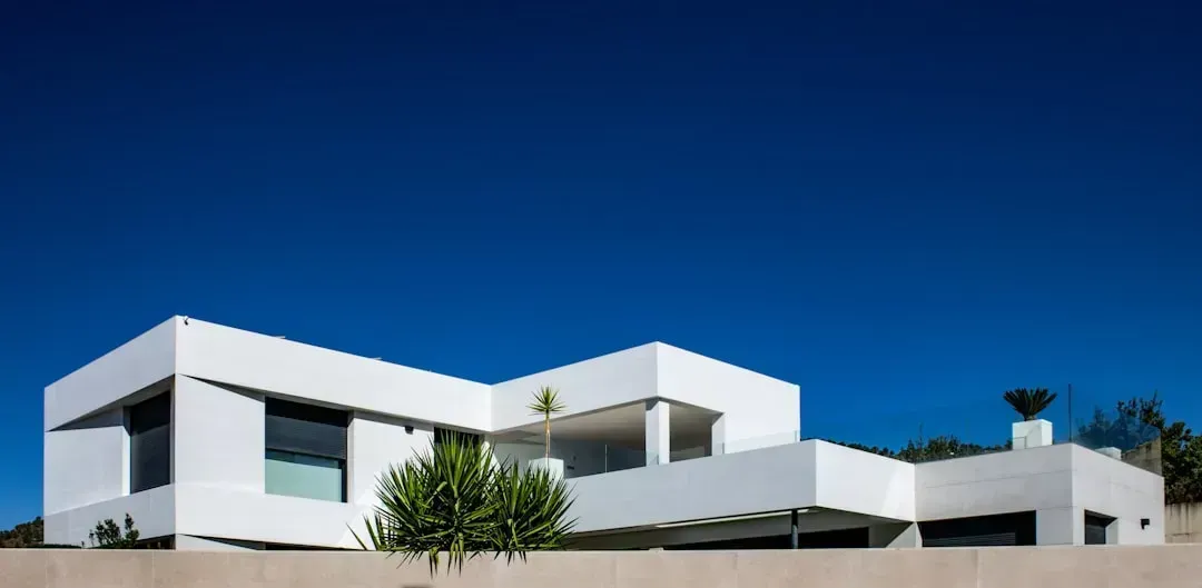 5. Stark, Blinding White Without Contrast (Image Credits: Unsplash)