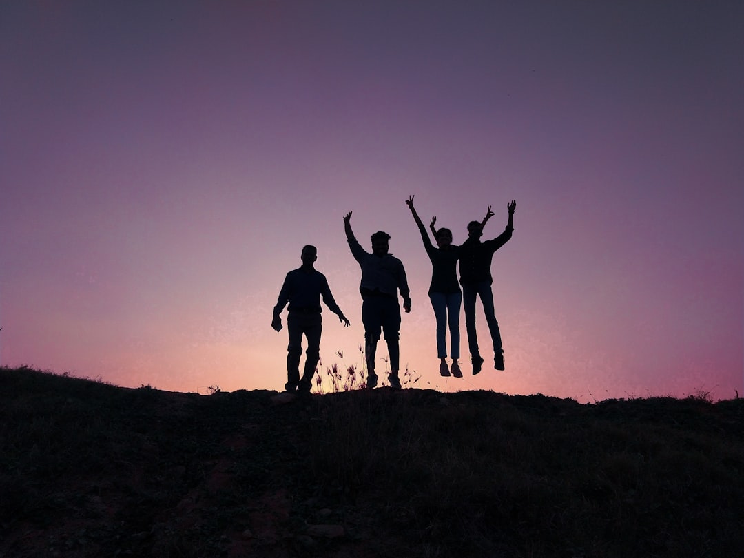 Building Strong Social Connections (image credits: unsplash)