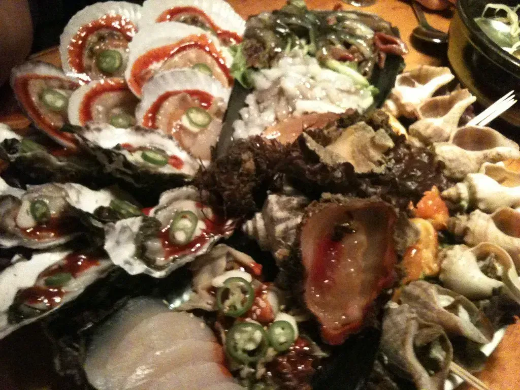 5. The Chilled Shellfish Tower (Image Credits: Flickr)