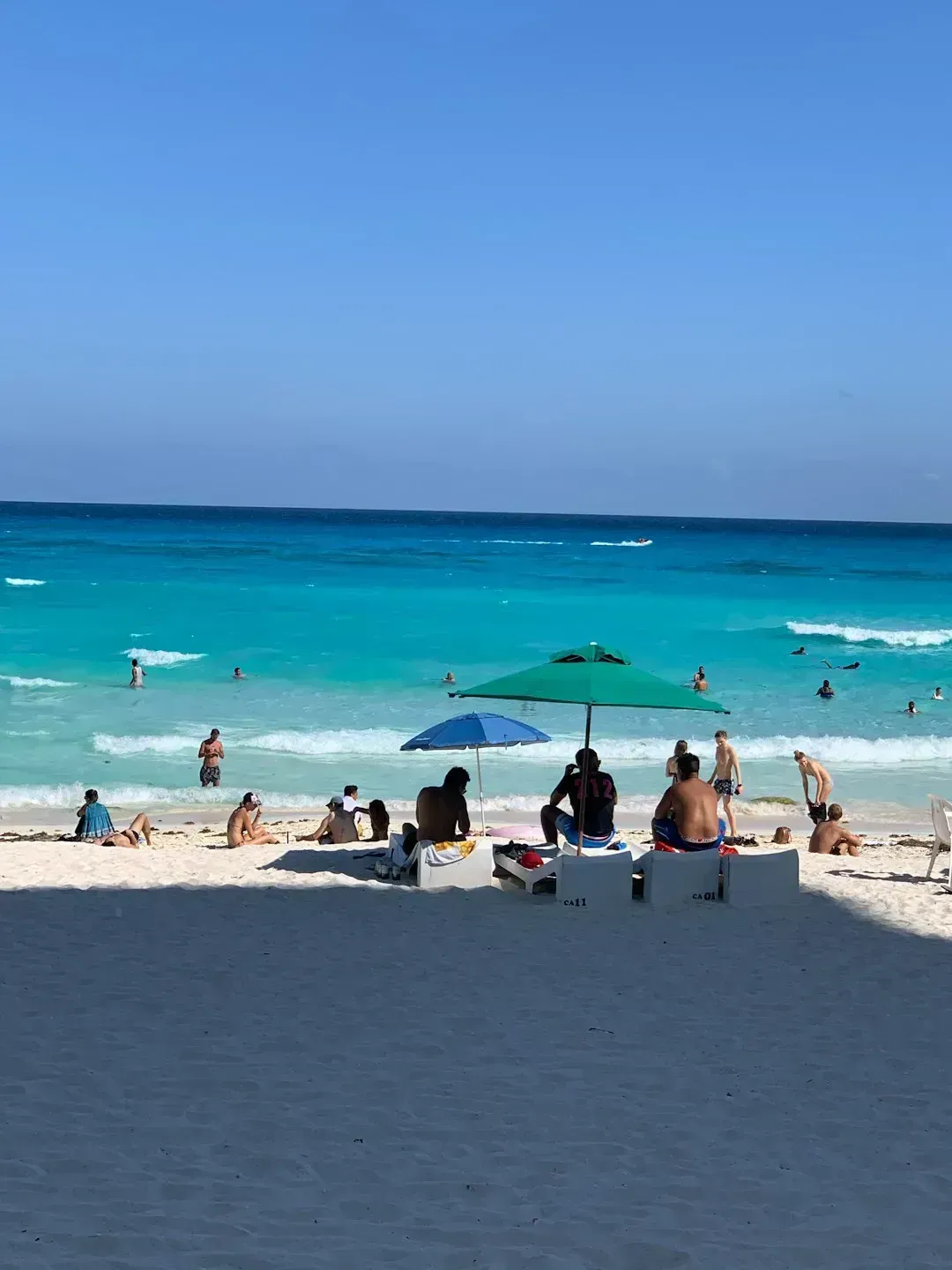 The Numbers Behind the Crowd - Cancún's Tourism Reality in 2024 and 2025 (Image Credits: Unsplash)