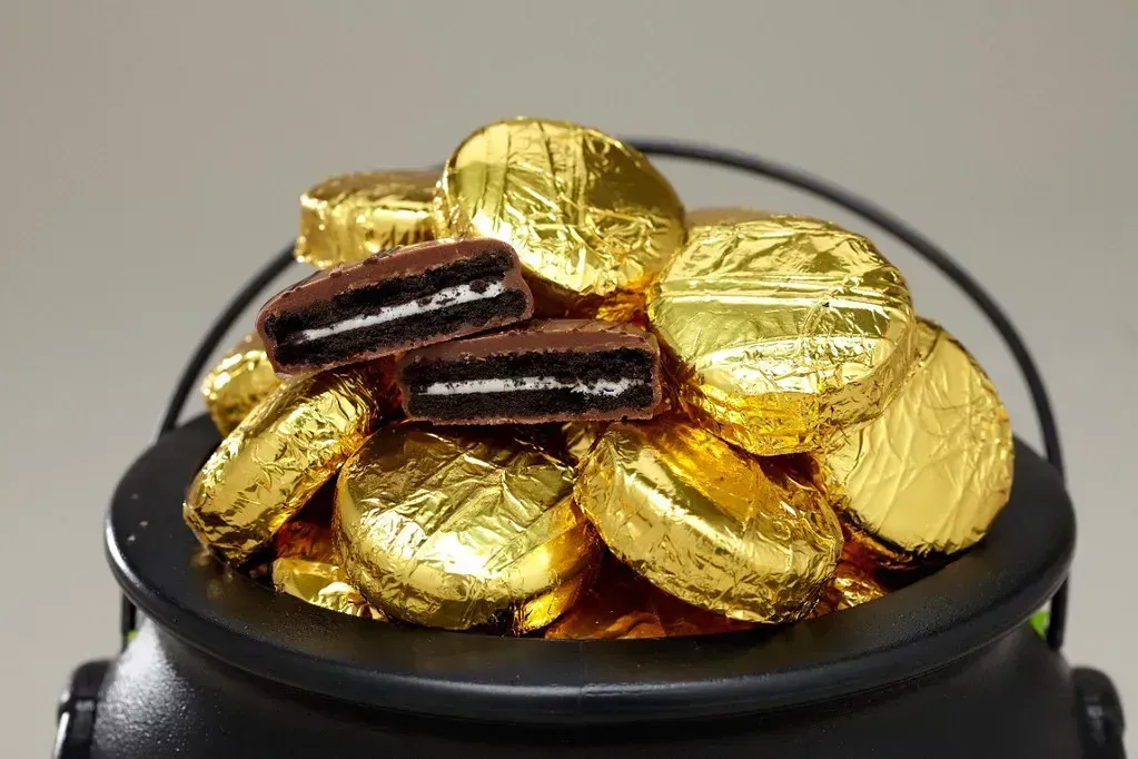 Homemade Cookies and Brownies Wrapped in Foil (Image Credits: Flickr)